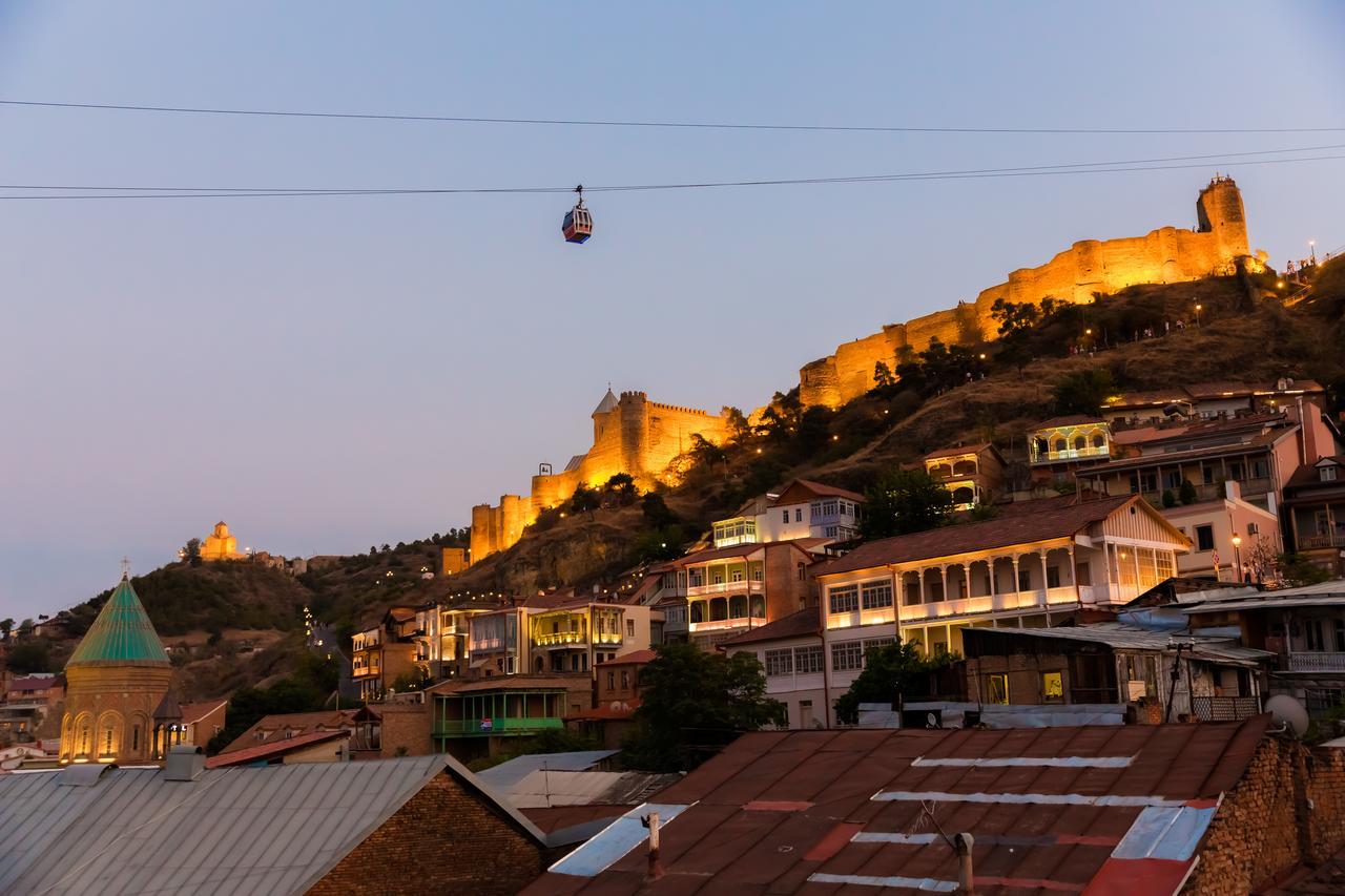 Old tbilisi hotel. Тбилиси Чугурети. Betlemi old Town Hotel Тбилиси. Тифлис. Гостиница Ветцеля. Тбилиси квартиры.